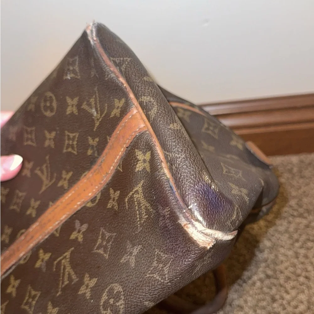 Vintage Louis Vuitton Speedy 25 (heavily used)